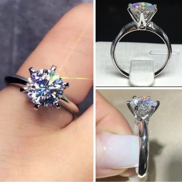 18k White Gold Diamond Engagement Ring - Picture 1 of 6